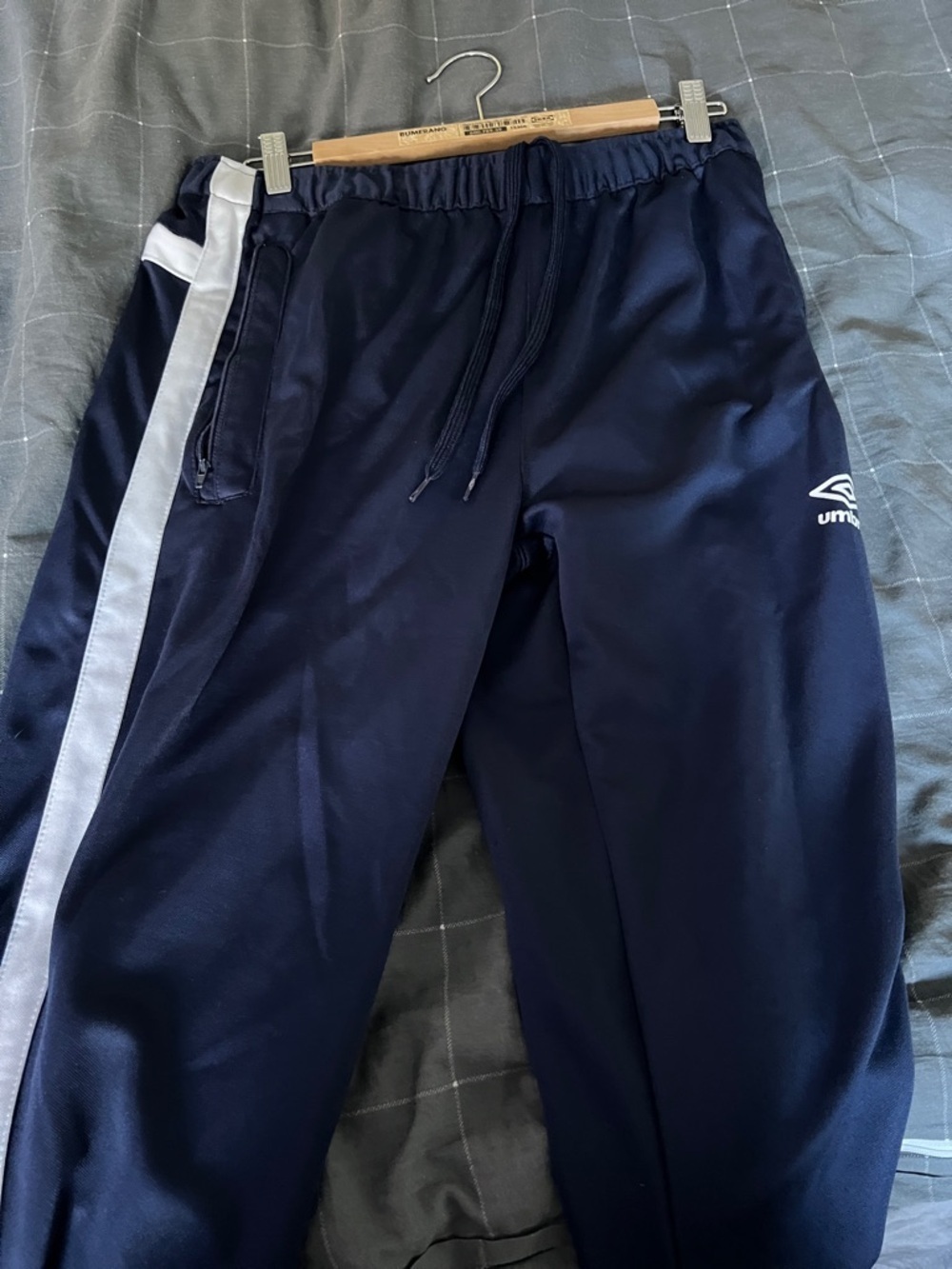 Umbro Navy Blue Soccer Track Pants White Stripe Zip Pockets Men M - Picture 4 of 7